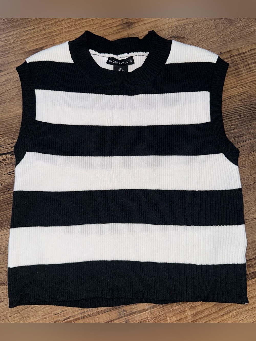 Sincerely Jules Small Black White Striped Ribbed Knit Crop Sweater Vest Top